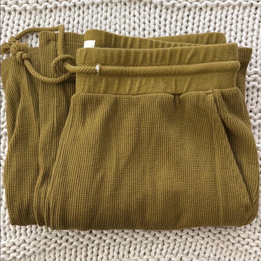 Lou & Grey Mustard Ribbed Pants
